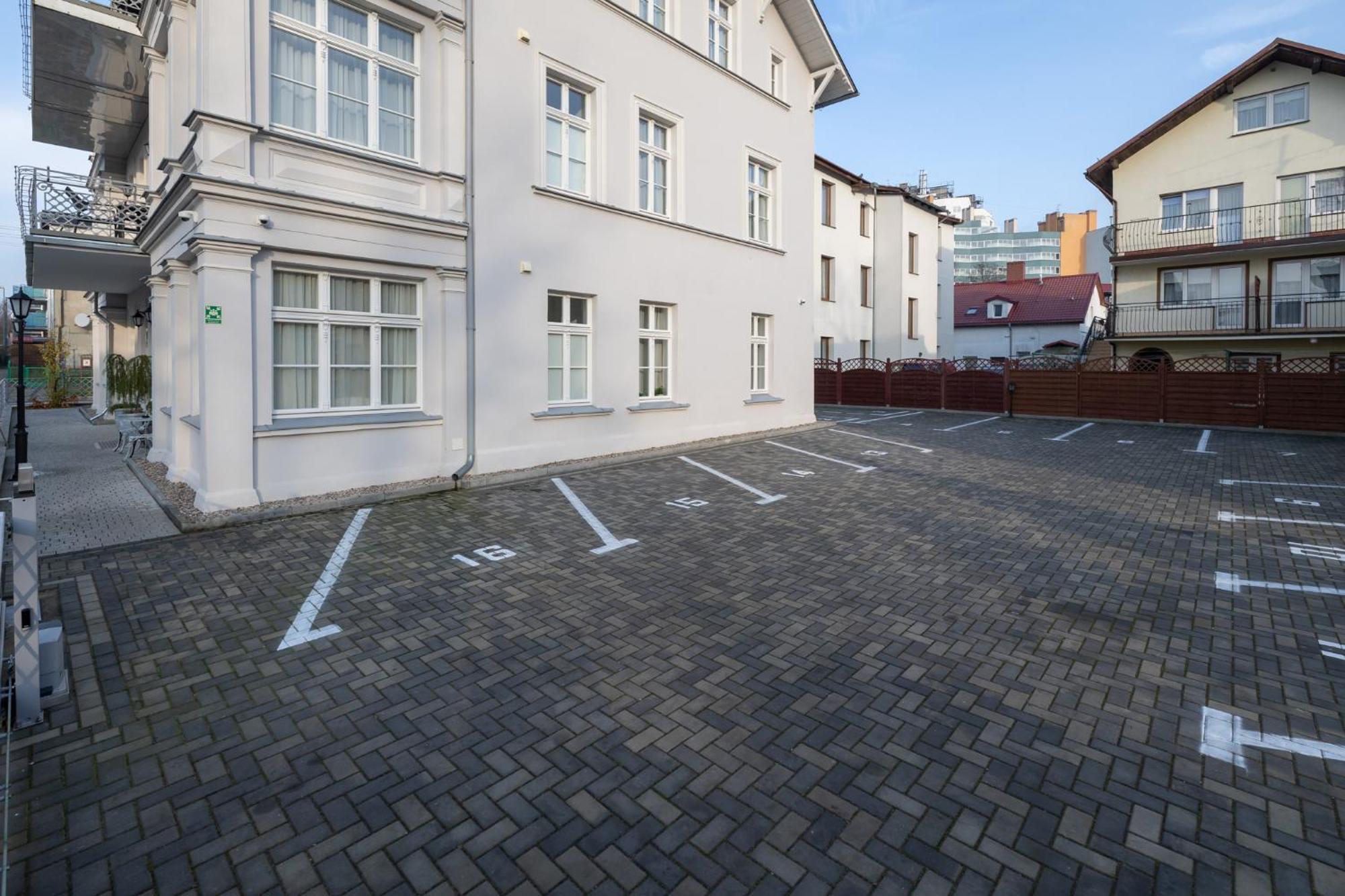 Dwie Wieze Miedzyzdroje Esterno foto