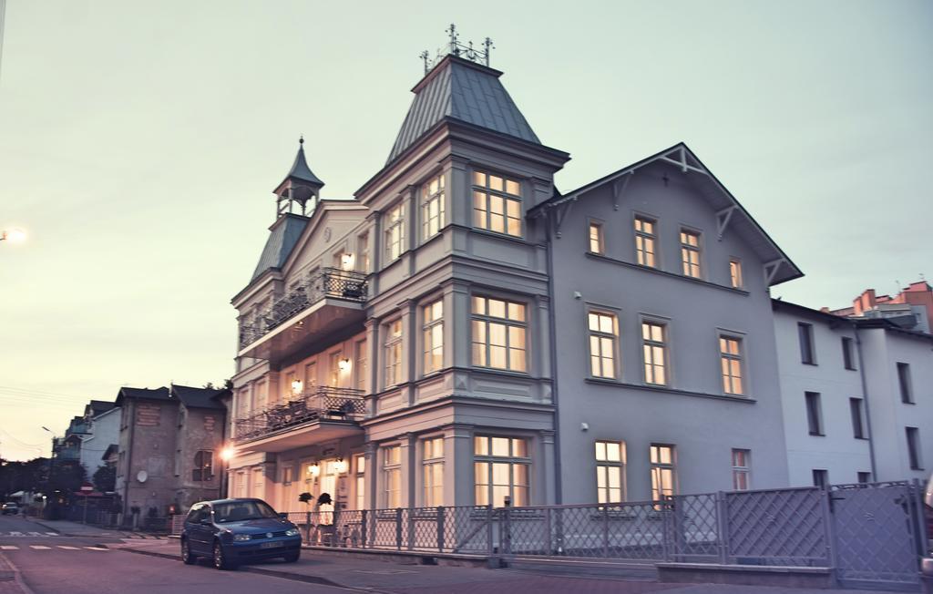 Dwie Wieze Miedzyzdroje Esterno foto
